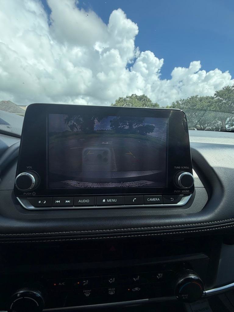 Used 2024 Nissan Rogue S FWD image 27
