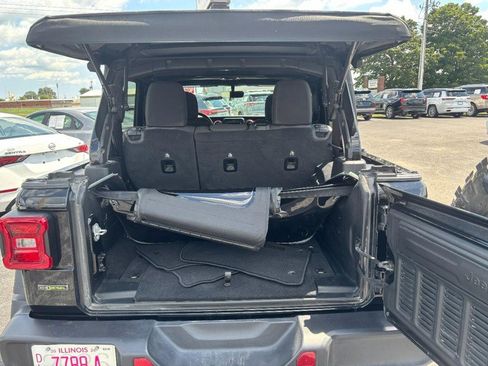 Used 2021 Jeep Wrangler Unlimited Rubicon AWD/4WD image 6