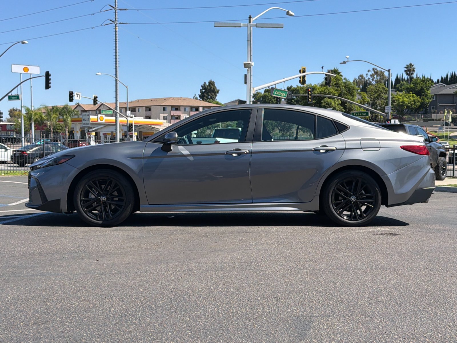 Used 2026 Toyota Camry SE FWD image 2