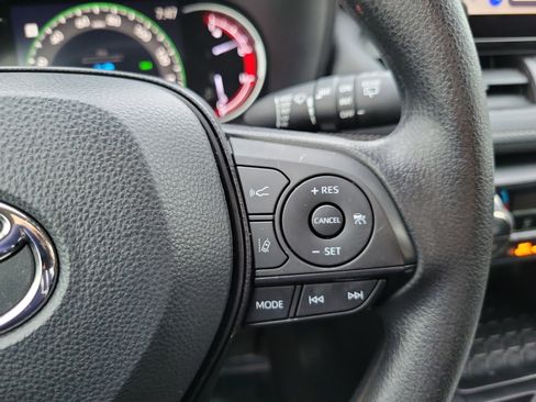 Used 2023 Toyota RAV4 XLE image 16