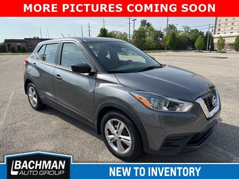 Used 2020 Nissan Kicks S FWD image 1