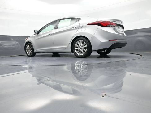Used 2015 Hyundai Elantra SE w/ Option Group 03 FWD image 31