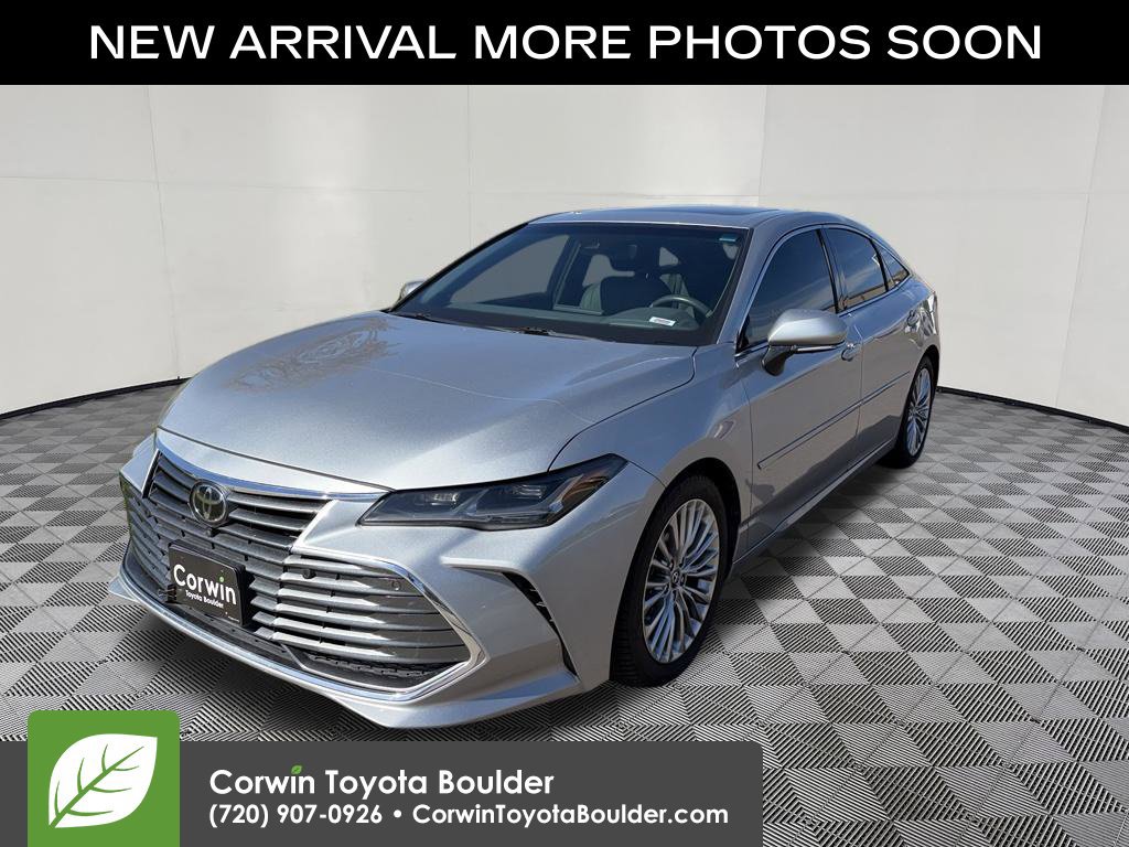 Used 2019 Toyota Avalon Limited w/ Advanced Safety Package FWD image 3