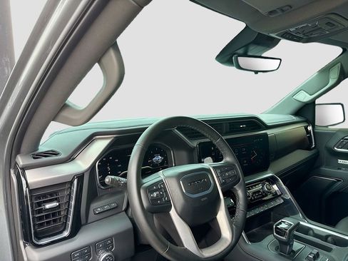 Used 2025 GMC Sierra 1500 Denali w/ Denali Reserve Package AWD/4WD image 12