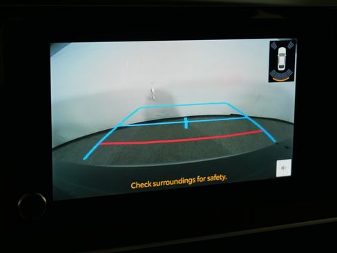 Used 2024 Toyota Prius XLE FWD image 33
