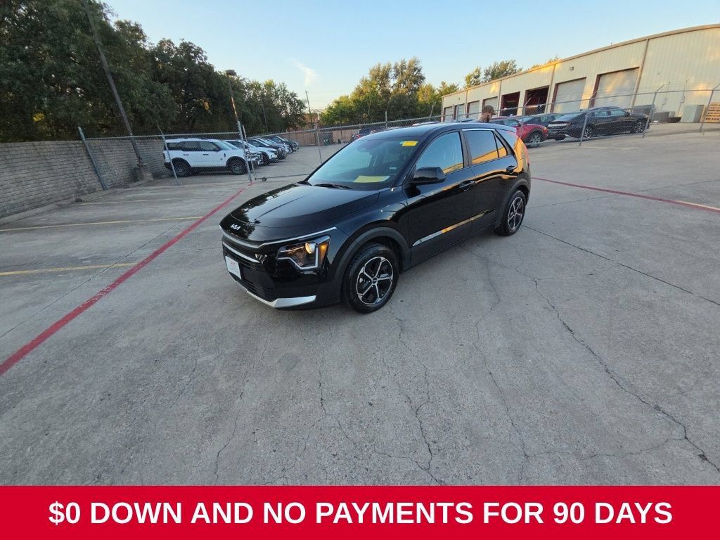 Used 2025 Kia Niro LX FWD image 1