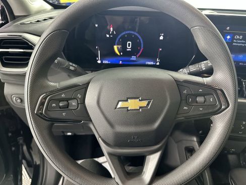 Used 2025 Chevrolet TrailBlazer LT image 13