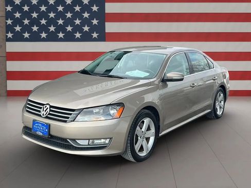 Used 2015 Volkswagen Passat 1.8T S image 1