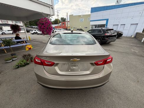 Used 2022 Chevrolet Malibu LS w/ Driver Confidence Package II FWD image 4