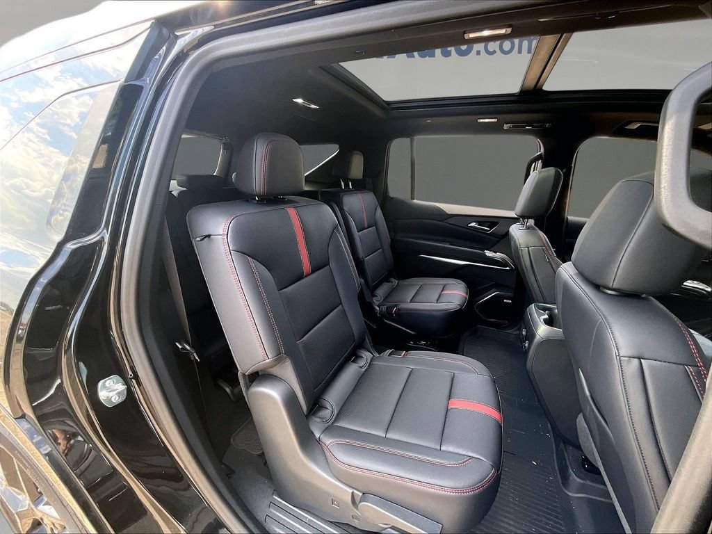 Used 2026 Chevrolet Traverse RS w/ LPO, Floor Liner Package AWD/4WD image 29