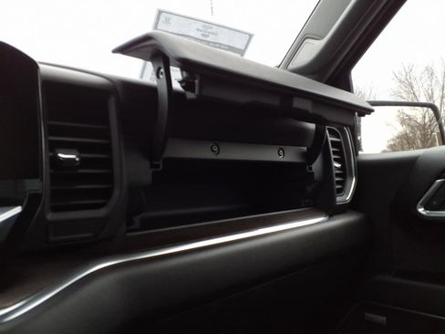 Used 2024 GMC Sierra 1500 SLT w/ SLT Convenience Package image 29