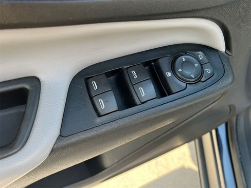 Used 2020 Chevrolet Equinox LS image 15