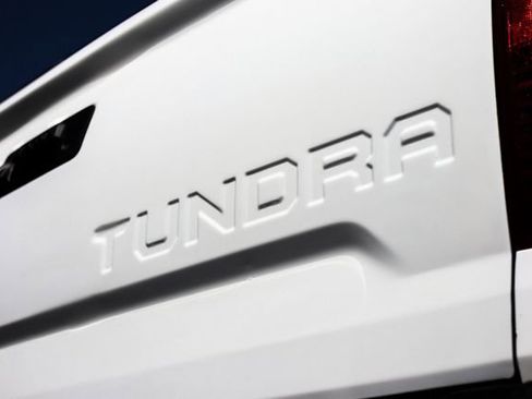 Used 2018 Toyota Tundra SR5 AWD/4WD image 22