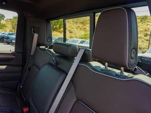 New 2026 GMC Sierra 2500 Denali w/ Denali Reserve Package AWD/4WD image 12