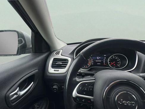 Used 2018 Jeep Compass Latitude w/ Popular Equipment Group AWD/4WD image 22