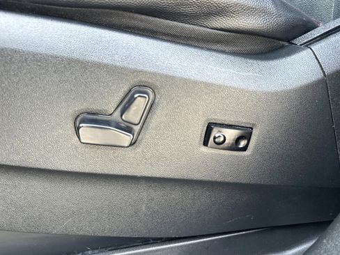 Used 2018 Dodge Grand Caravan GT image 25