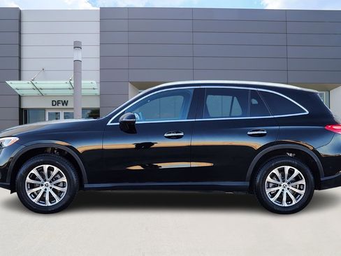 Used 2024 Mercedes-Benz GLC 300 4MATIC image 3