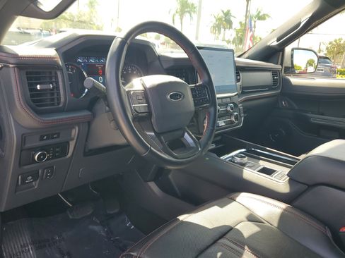 Used 2023 Ford Expedition Limited image 9