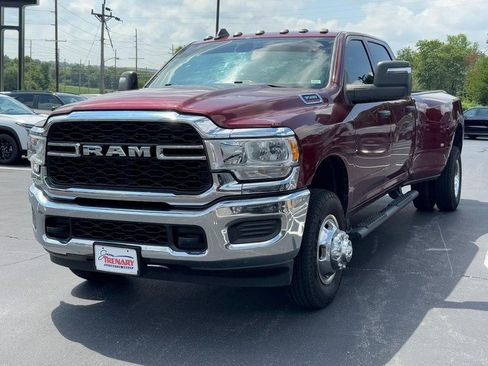 Used 2024 RAM 3500 Tradesman w/ Chrome Appearance Group AWD/4WD image 8