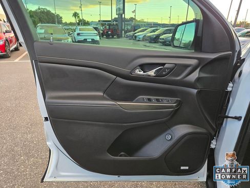 Used 2020 GMC Acadia SLT w/ Driver Alert Package II image 27