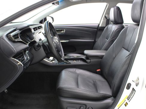 Used 2016 Toyota Avalon Touring image 33