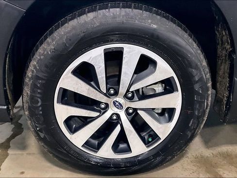 Used 2024 Subaru Outback Premium image 9