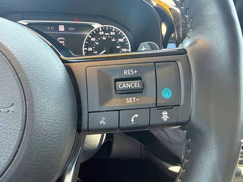 Used 2025 Nissan Pathfinder SL AWD/4WD image 36