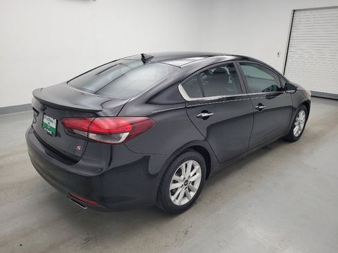 Used 2017 Kia Forte S w/ S Premium Package FWD image 10
