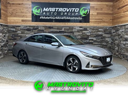 Used 2022 Hyundai Elantra SEL w/ Convenience + Premium Package image 1