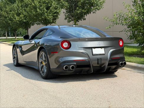 Used 2015 Ferrari F12 Berlinetta RWD image 6