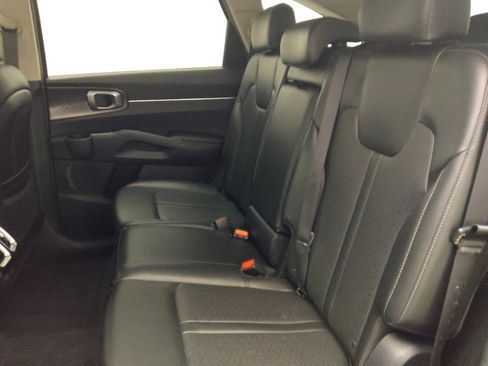 Used 2021 Kia Sorento S FWD image 18
