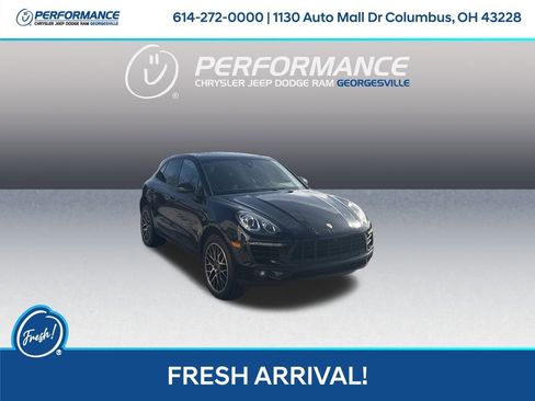 Used 2017 Porsche Macan Base image 1