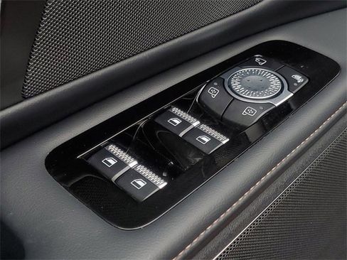 Certified 2024 Lincoln Nautilus Reserve w/ Equipment Group 202A image 16