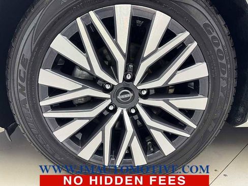 Used 2024 Nissan Altima 2.5 SV FWD image 9