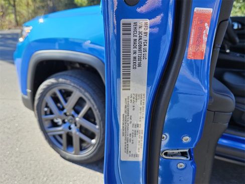 New 2026 Jeep Compass Latitude image 16