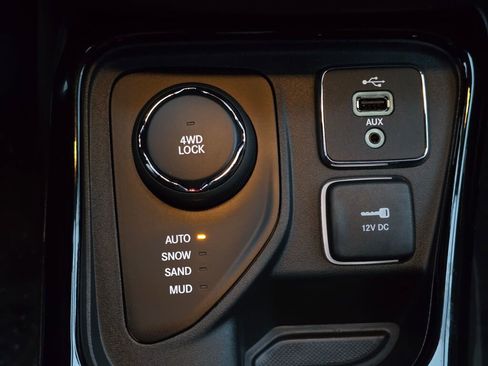 Used 2018 Jeep Compass Limited w/ Navigation Group image 24