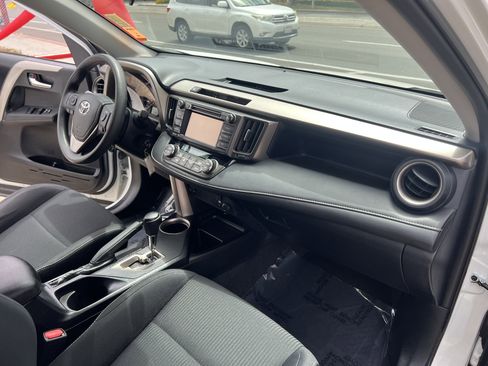 Used 2015 Toyota RAV4 XLE FWD image 36