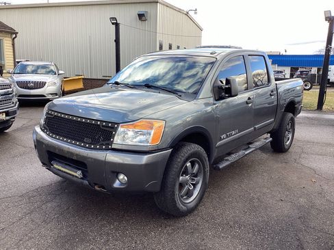 Used 2015 Nissan Titan PRO-4X AWD/4WD image 10