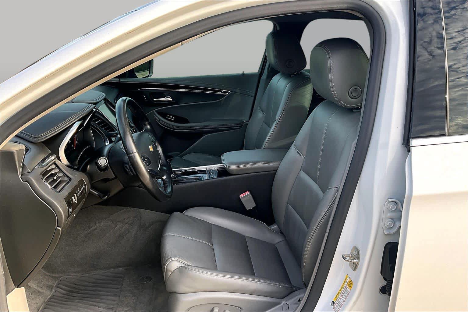 Used 2017 Chevrolet Impala LT w/ Leather Package FWD image 8