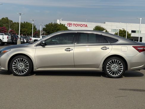 Used 2016 Toyota Avalon Limited FWD image 7
