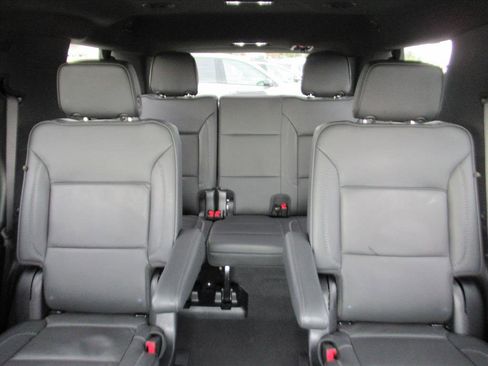 Used 2025 GMC Yukon Denali image 29