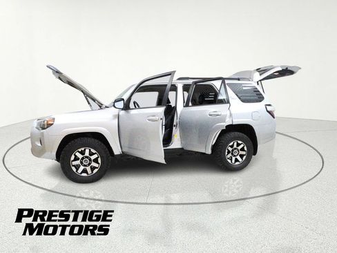 Used 2019 Toyota 4Runner TRD Off-Road Premium AWD/4WD image 14
