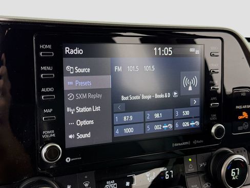 Used 2021 Toyota Highlander XLE FWD image 27