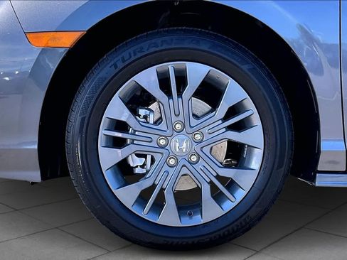 New 2026 Honda Odyssey Touring image 11