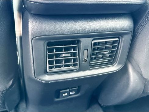 Used 2024 Toyota RAV4 XLE FWD image 23