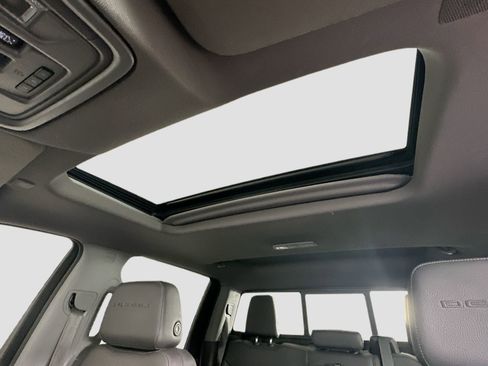 Used 2021 GMC Sierra 2500 Denali w/ Denali Black Diamond Edition image 23