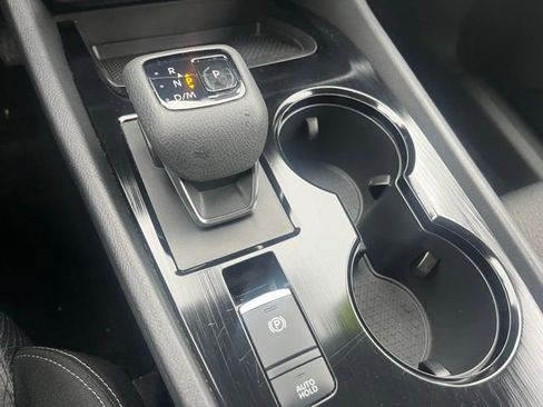 Used 2024 Nissan Rogue SV image 19