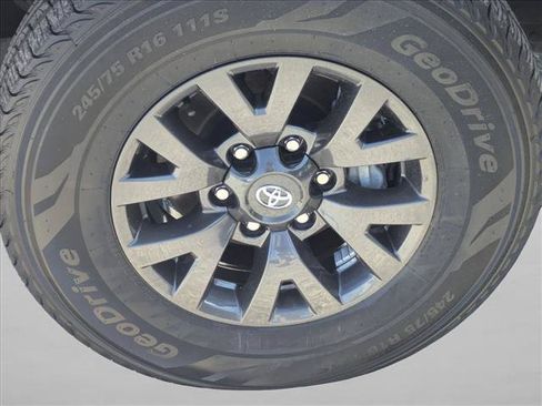 Used 2023 Toyota Tacoma SR5 RWD image 18