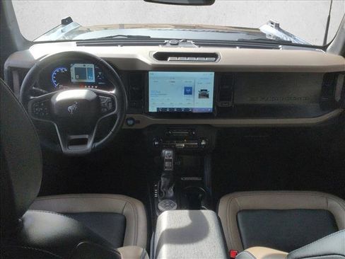 Used 2023 Ford Bronco Wildtrak image 18