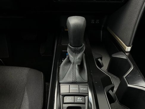 Used 2025 Toyota Camry LE image 23